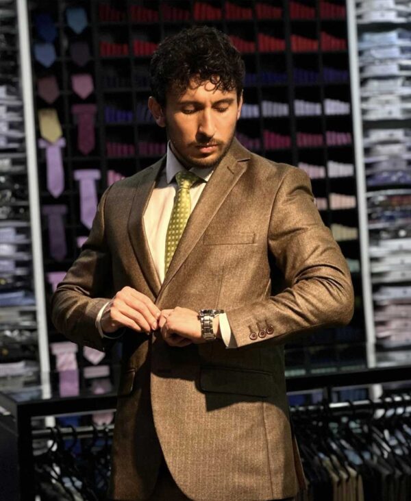 Vestido hombre camel